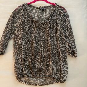 Express three-quarter length sleeve blouse size small